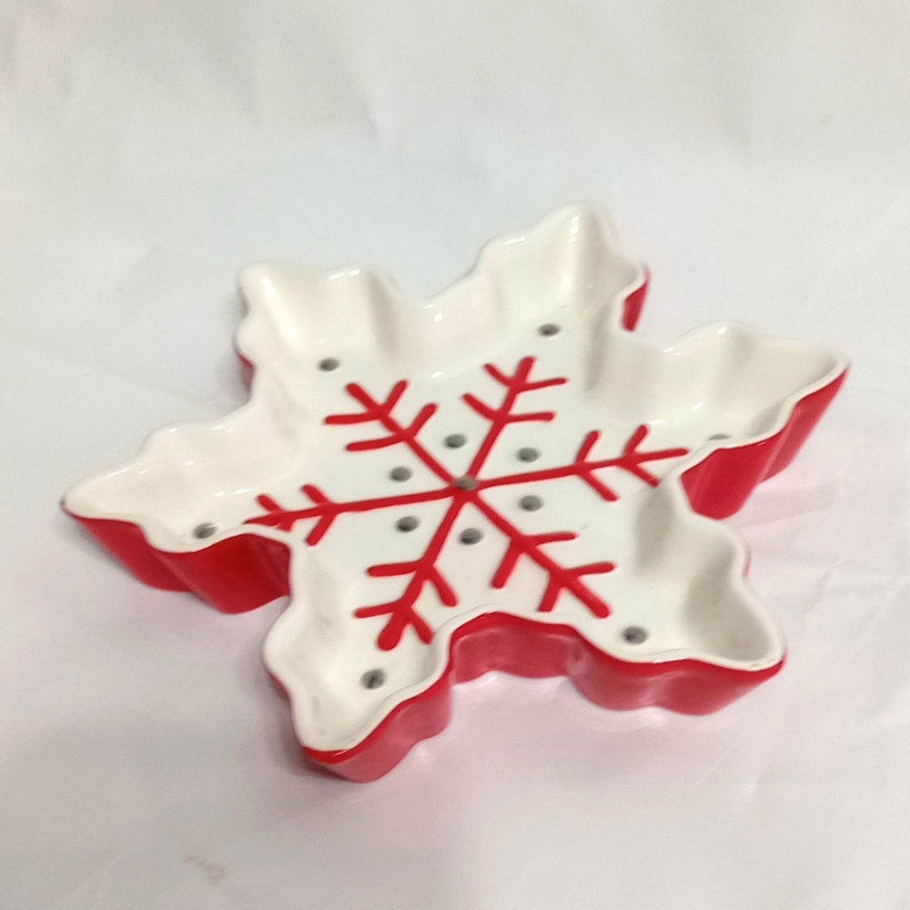 Snowflake ceramic dish